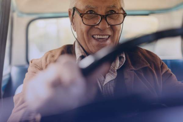 seguro de auto para adulto mayor